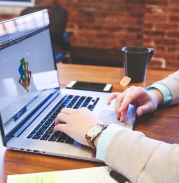 Digitální přítomnost firmy: web, sítě a obsah v souladu